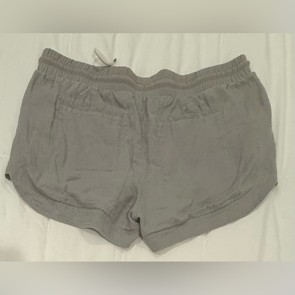 **Athleta Bali Linen Shorties Gray Drawstring Shorts Size 12** - Picture 2 of 5